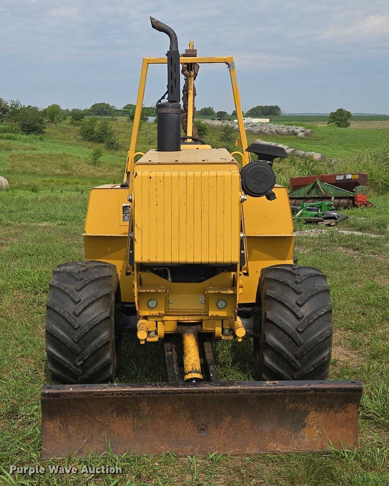 image for item EF1965 Vermeer V6500 trencher