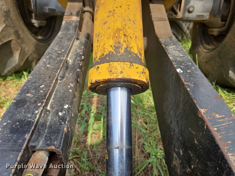 image for item EF1965 Vermeer V6500 trencher