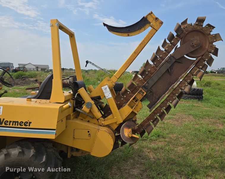 image for item EF1965 Vermeer V6500 trencher