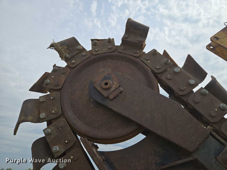 image for item EF1965 Vermeer V6500 trencher