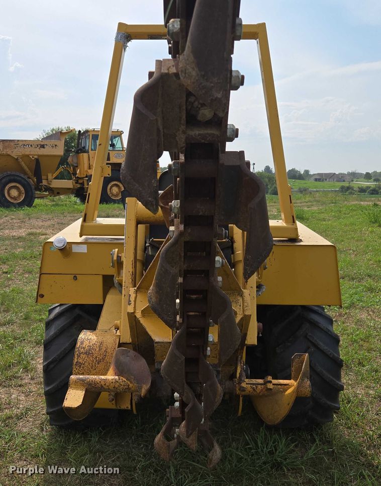 image for item EF1965 Vermeer V6500 trencher