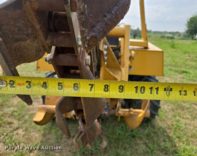 image for item EF1965 Vermeer V6500 trencher
