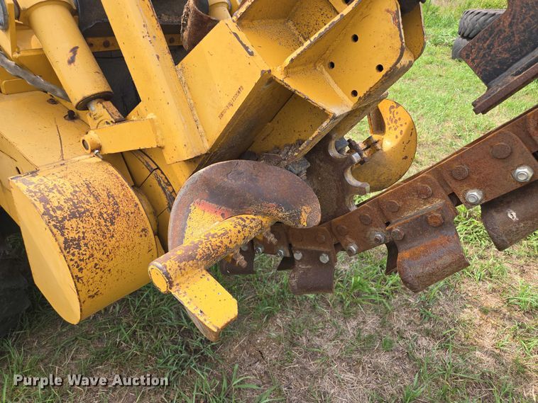 image for item EF1965 Vermeer V6500 trencher