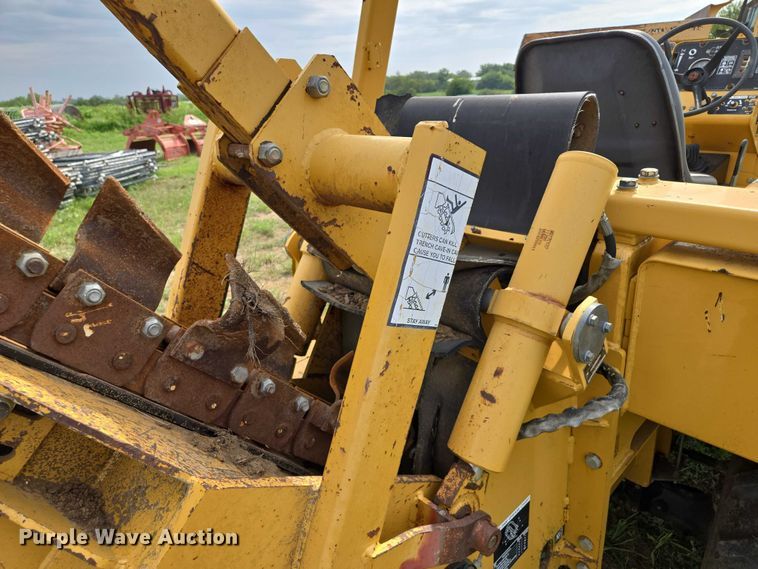 image for item EF1965 Vermeer V6500 trencher
