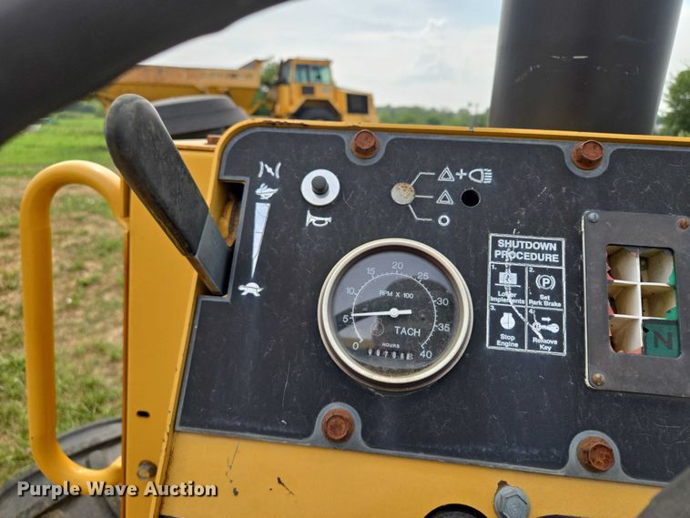 image for item EF1965 Vermeer V6500 trencher