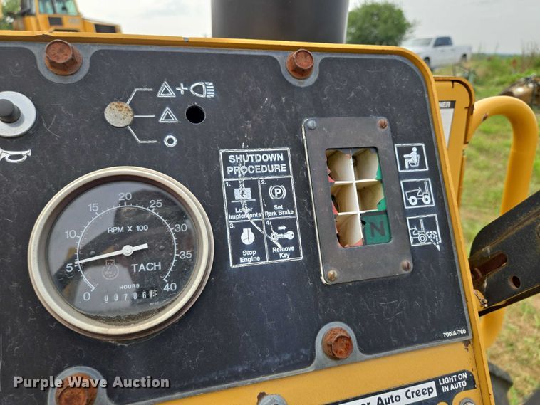 image for item EF1965 Vermeer V6500 trencher