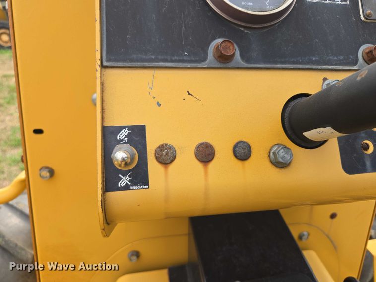 image for item EF1965 Vermeer V6500 trencher