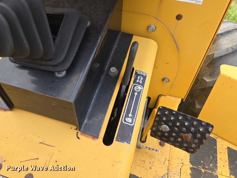 image for item EF1965 Vermeer V6500 trencher