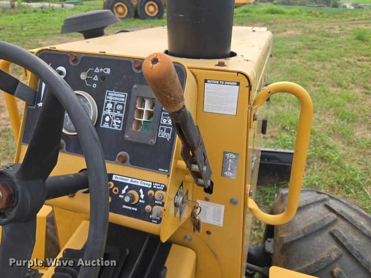 image for item EF1965 Vermeer V6500 trencher