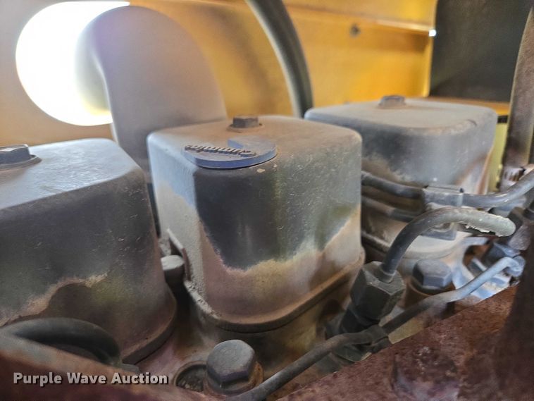 image for item EF1965 Vermeer V6500 trencher