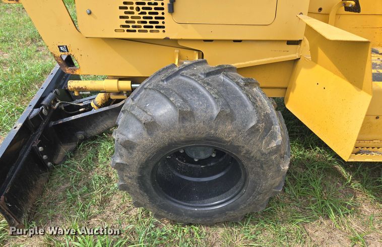 image for item EF1965 Vermeer V6500 trencher