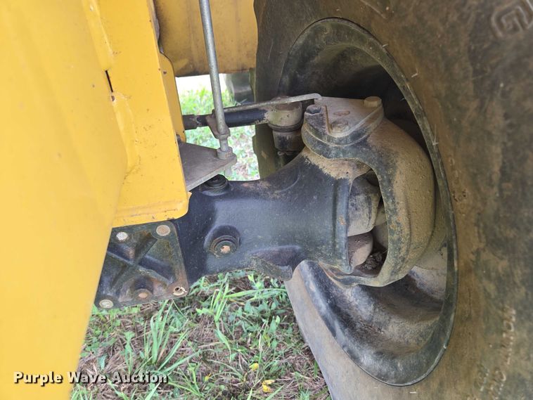 image for item EF1965 Vermeer V6500 trencher