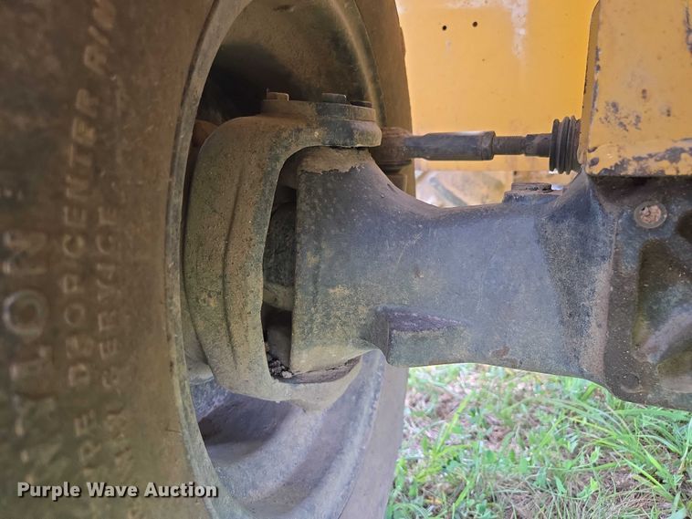 image for item EF1965 Vermeer V6500 trencher