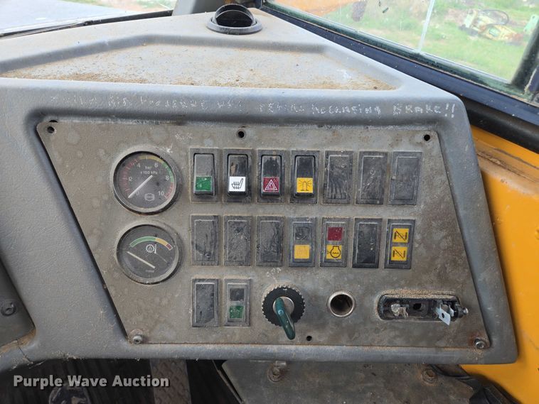 image for item EF1970 1999 Volvo A35C articulated haul truck