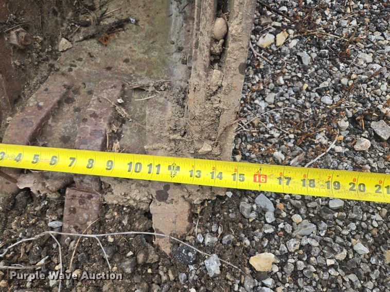 image for item EF1971 (2) excavator buckets