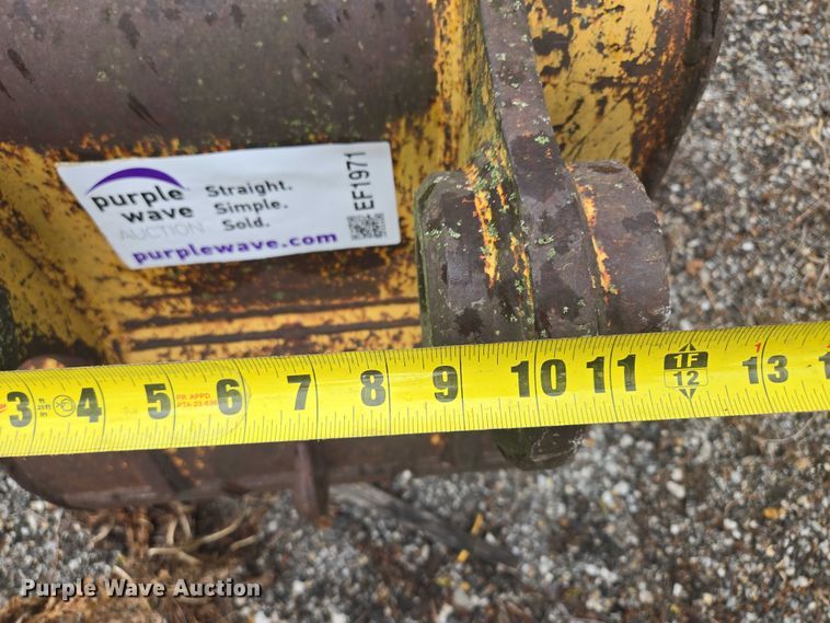 image for item EF1971 (2) excavator buckets