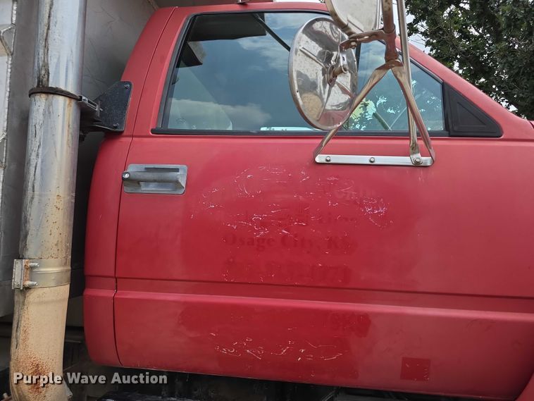 image for item EF3682 1993 Chevrolet Kodiak C6500 dump truck