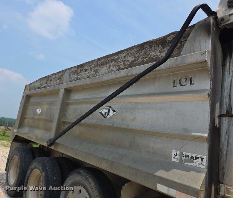 image for item EF3682 1993 Chevrolet Kodiak C6500 dump truck