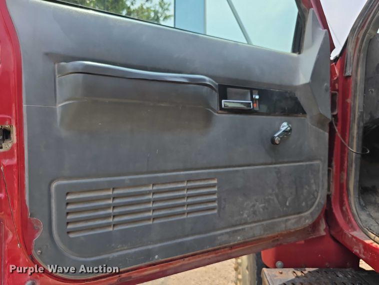 image for item EF3682 1993 Chevrolet Kodiak C6500 dump truck