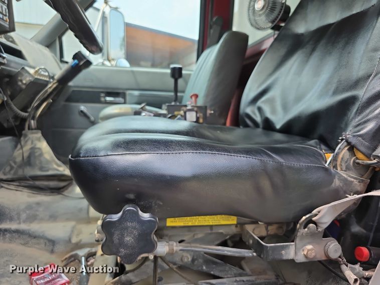 image for item EF3682 1993 Chevrolet Kodiak C6500 dump truck