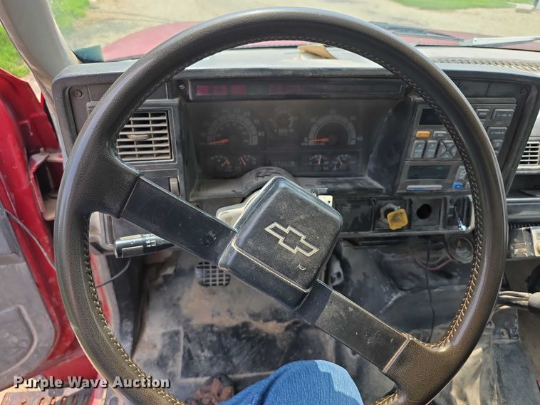 image for item EF3682 1993 Chevrolet Kodiak C6500 dump truck