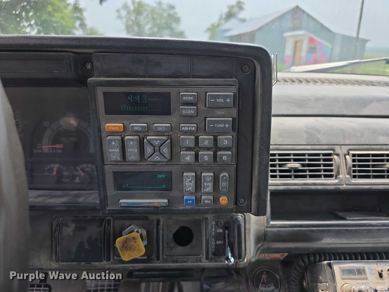 image for item EF3682 1993 Chevrolet Kodiak C6500 dump truck