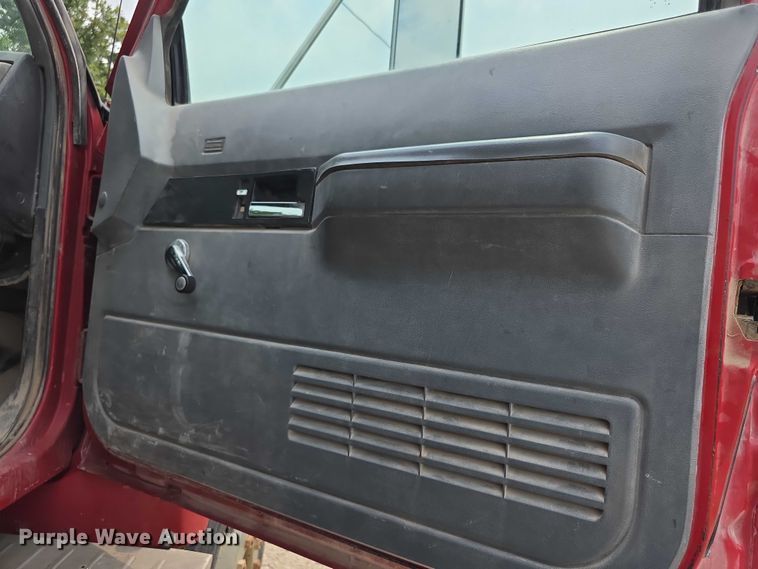 image for item EF3682 1993 Chevrolet Kodiak C6500 dump truck