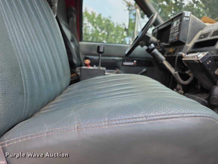 image for item EF3682 1993 Chevrolet Kodiak C6500 dump truck