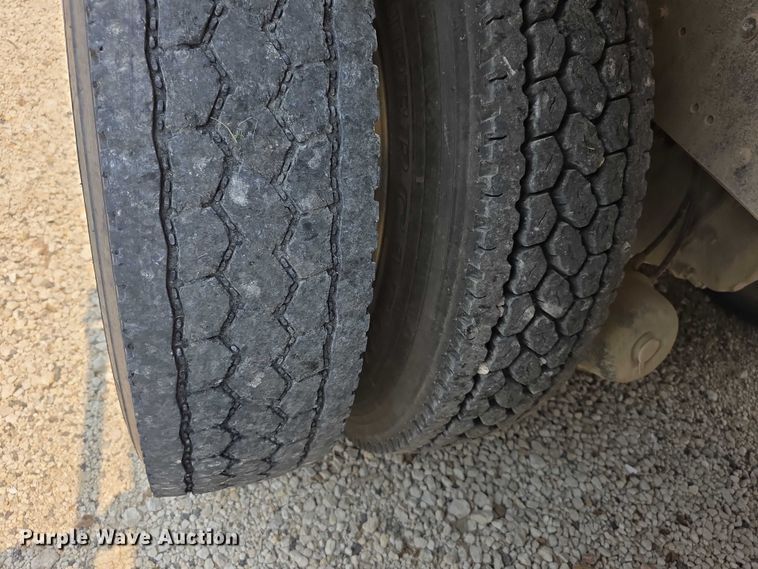 image for item EF3682 1993 Chevrolet Kodiak C6500 dump truck