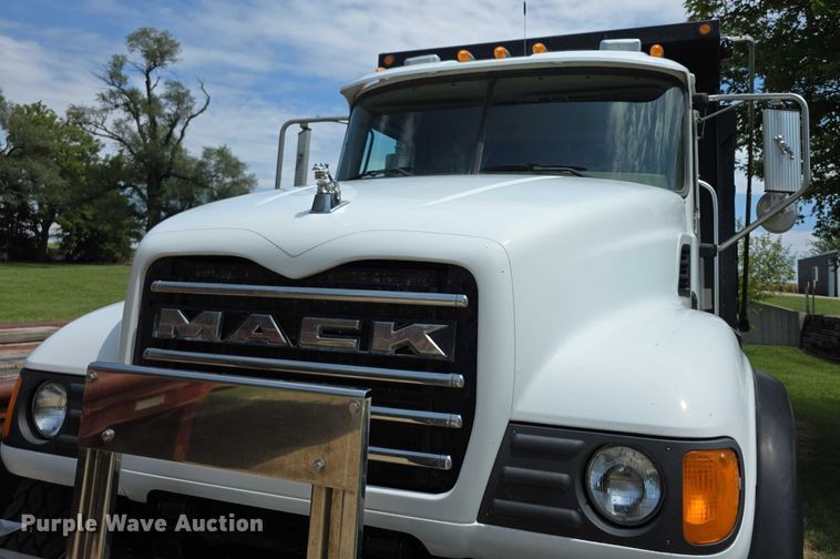 image for item EF3696 2004 Mack Granite CV713 dump truck