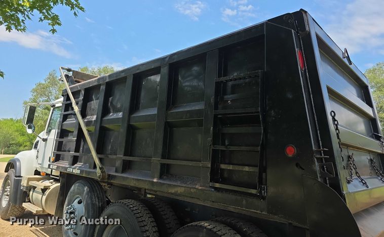 image for item EF3696 2004 Mack Granite CV713 dump truck