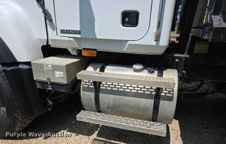 image for item EF3696 2004 Mack Granite CV713 dump truck