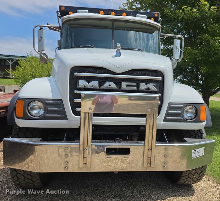 image for item EF3696 2004 Mack Granite CV713 dump truck