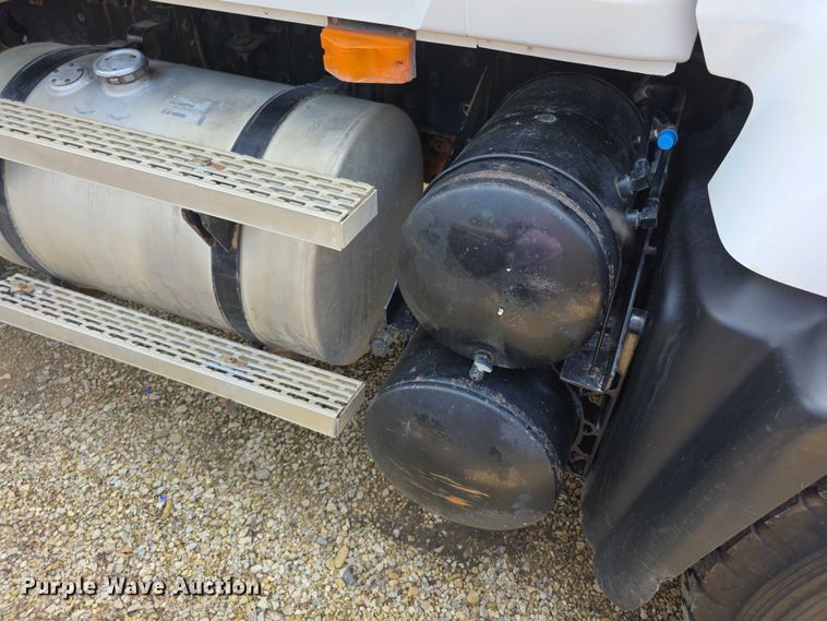 image for item EF3696 2004 Mack Granite CV713 dump truck