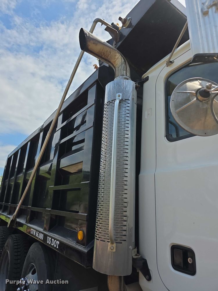 image for item EF3696 2004 Mack Granite CV713 dump truck