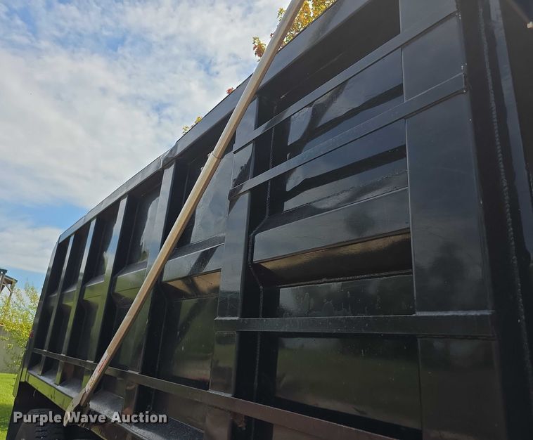 image for item EF3696 2004 Mack Granite CV713 dump truck