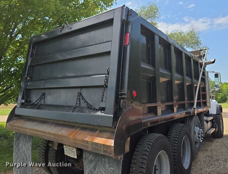 image for item EF3696 2004 Mack Granite CV713 dump truck