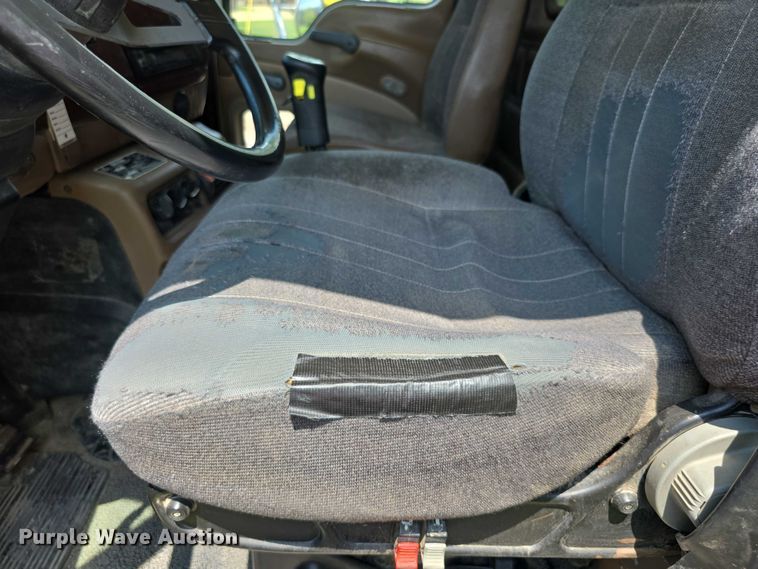 image for item EF3696 2004 Mack Granite CV713 dump truck