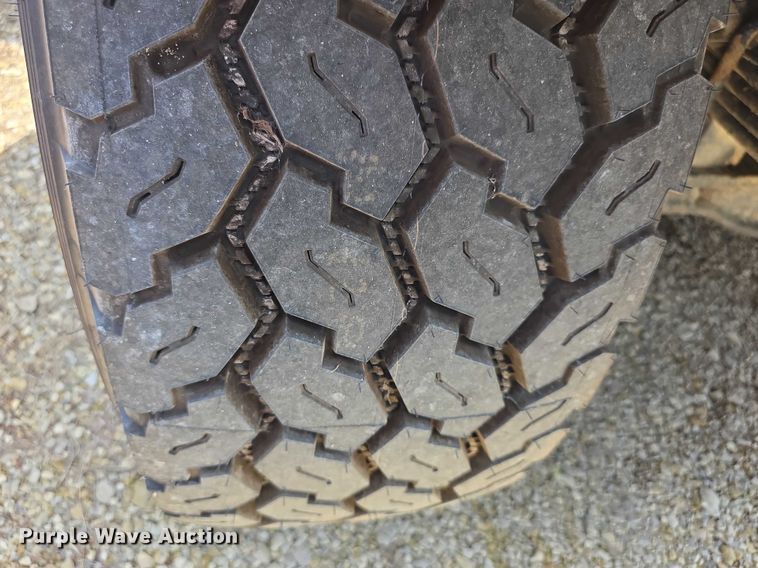 image for item EF3696 2004 Mack Granite CV713 dump truck