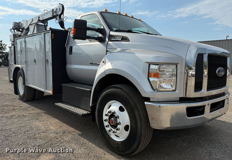 image for item EG2550 2017 Ford F750 Super Duty utility / service truck