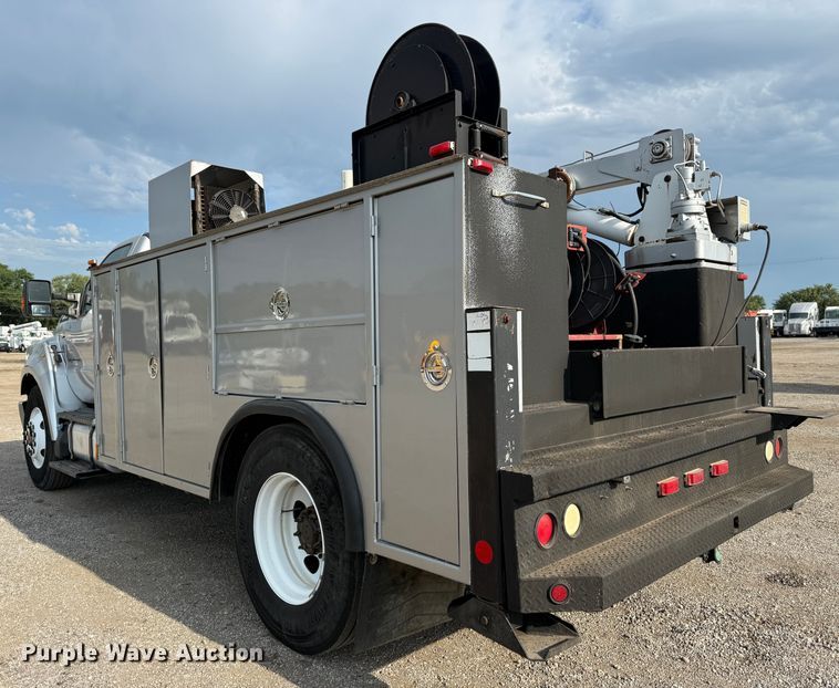 image for item EG2550 2017 Ford F750 Super Duty utility / service truck