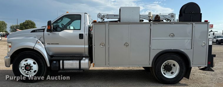 image for item EG2550 2017 Ford F750 Super Duty utility / service truck