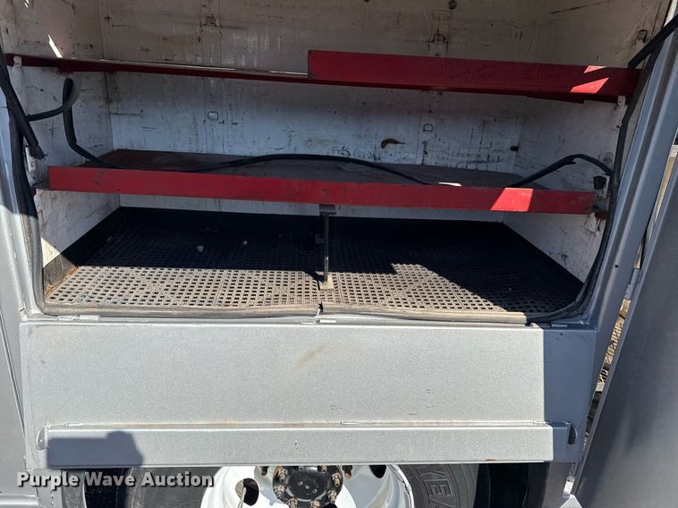 image for item EG2550 2017 Ford F750 Super Duty utility / service truck