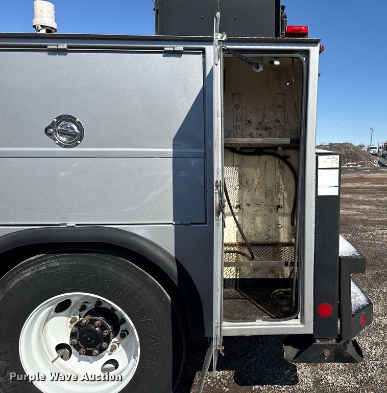 image for item EG2550 2017 Ford F750 Super Duty utility / service truck