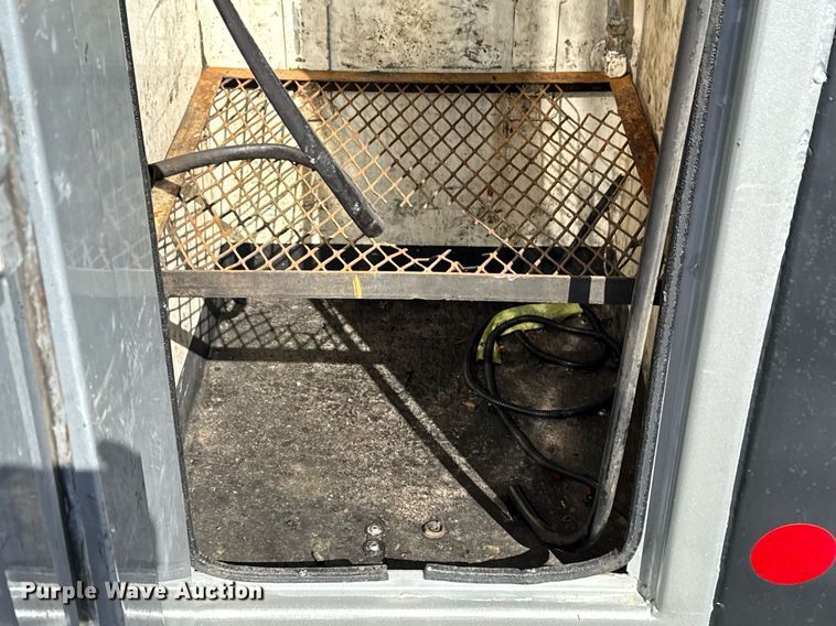 image for item EG2550 2017 Ford F750 Super Duty utility / service truck