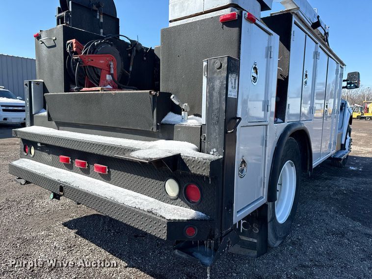 image for item EG2550 2017 Ford F750 Super Duty utility / service truck