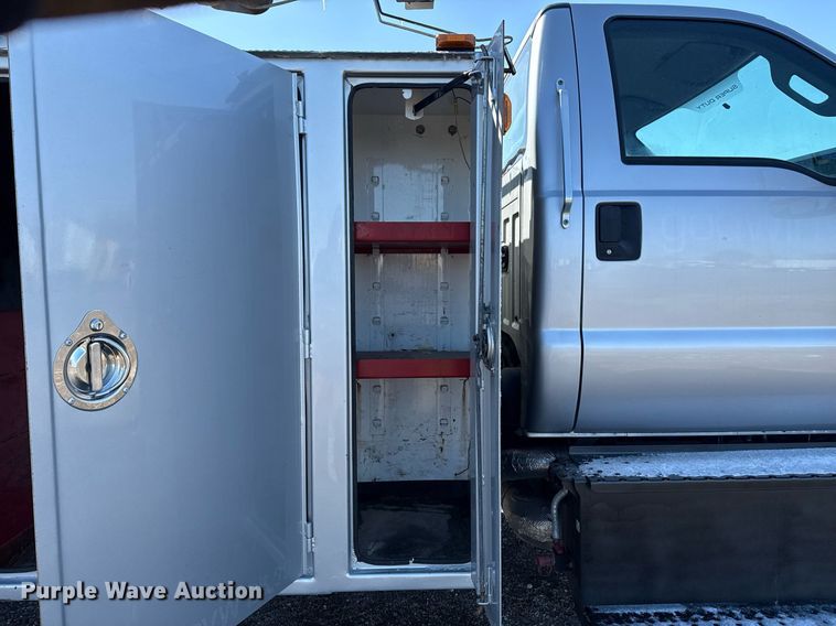 image for item EG2550 2017 Ford F750 Super Duty utility / service truck