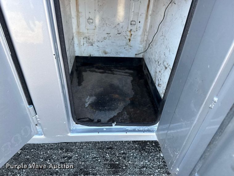 image for item EG2550 2017 Ford F750 Super Duty utility / service truck