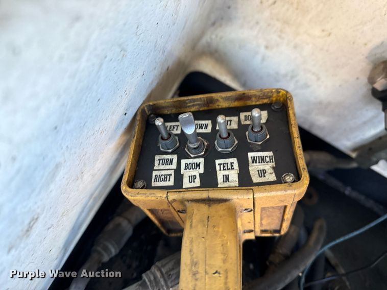 image for item EG2550 2017 Ford F750 Super Duty utility / service truck