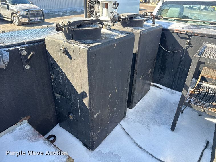 image for item EG2550 2017 Ford F750 Super Duty utility / service truck